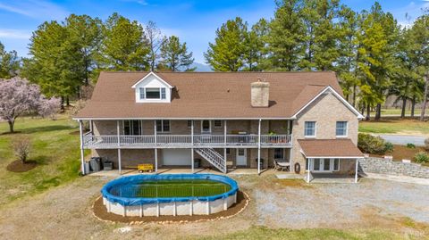 Tiny photo for 712 Cherry Hill Road, Amherst, VA 24521 (MLS # 365195)