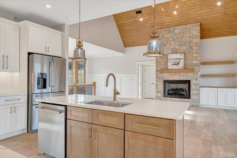 Tiny photo for 639 Compass Cove Circle, Moneta, VA 24121 (MLS # 363916)