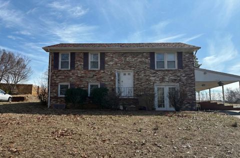 Homes For Sale - 1605 Avondale Dr<br/> Altavista, VA 24517