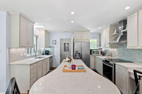 Tiny photo for 101 Oakmont Court, Lynchburg, VA 24503 (MLS # 365311)