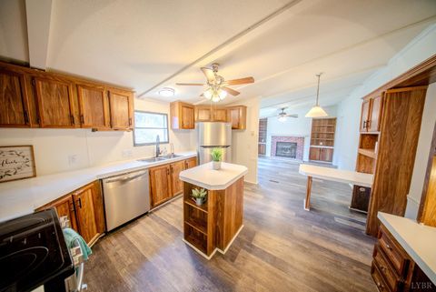 Tiny photo for 920 Hodnetts Road, Gretna, VA 24557 (MLS # 361580)