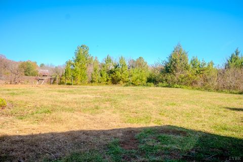 Tiny photo for 920 Hodnetts Road, Gretna, VA 24557 (MLS # 361580)
