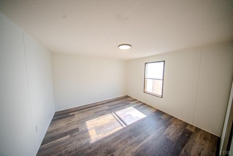 Tiny photo for 920 Hodnetts Road, Gretna, VA 24557 (MLS # 361580)