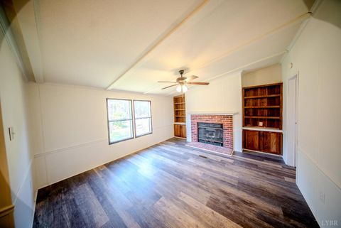 Tiny photo for 920 Hodnetts Road, Gretna, VA 24557 (MLS # 361580)