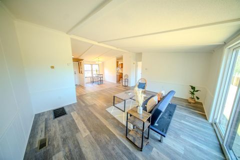 Tiny photo for 920 Hodnetts Road, Gretna, VA 24557 (MLS # 361580)