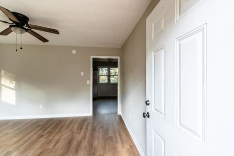 Tiny photo for 329 Stevens St St, Appomattox, VA 24522 (MLS # 362210)
