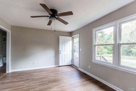 Tiny photo for 329 Stevens St St, Appomattox, VA 24522 (MLS # 362210)