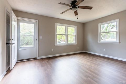 Tiny photo for 329 Stevens St St, Appomattox, VA 24522 (MLS # 362210)