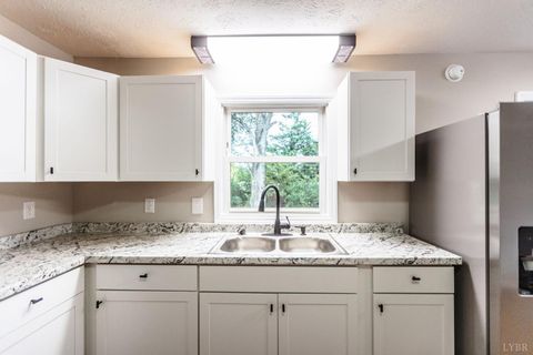 Tiny photo for 329 Stevens St St, Appomattox, VA 24522 (MLS # 362210)
