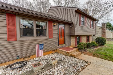 Tiny photo for 106 Maplewood Dr, Forest, VA 24551 (MLS # 364014)