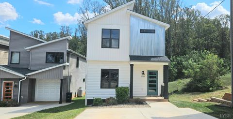 Photo of 2713 Rainbow Circle, Lynchburg, VA 24501 (MLS # 361730)