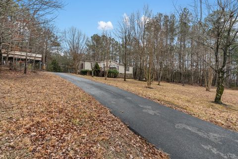 Tiny photo for 675 Pacoman Road, Evington, VA 24550 (MLS # 364754)
