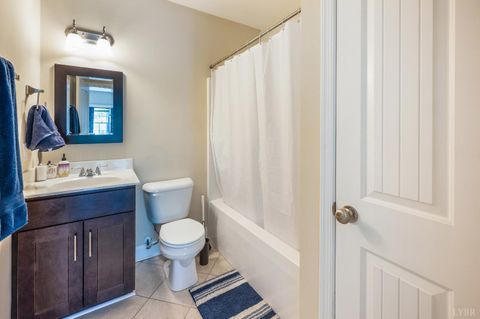 Tiny photo for 2009 Lakeside Drive #216, Lynchburg, VA 24501 (MLS # 365710)