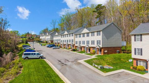 Tiny photo for 2009 Lakeside Drive #216, Lynchburg, VA 24501 (MLS # 365710)