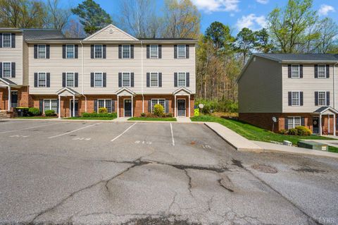 Tiny photo for 2009 Lakeside Drive #216, Lynchburg, VA 24501 (MLS # 365710)