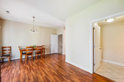 Tiny photo for 2009 Lakeside Drive #216, Lynchburg, VA 24501 (MLS # 365710)