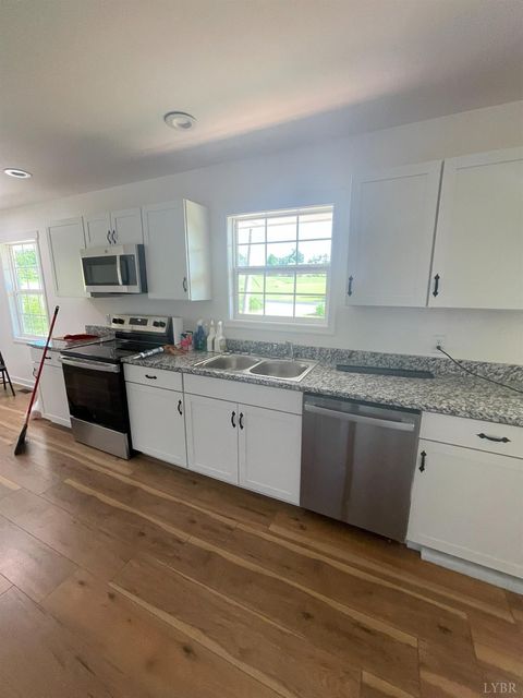 Tiny photo for 212 Cornfield Lane, Appomattox, VA 24522 (MLS # 360114)