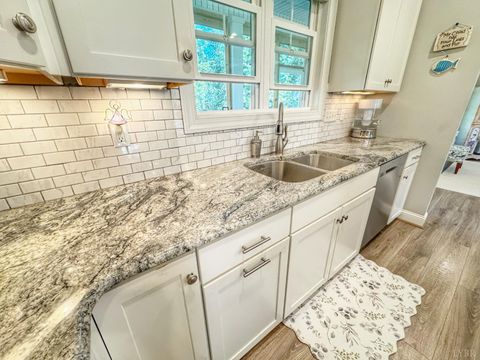 Tiny photo for 1240 Gladden Circle, Forest, VA 24551 (MLS # 362618)