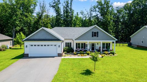 Photo of 1240 Gladden Circle, Forest, VA 24551 (MLS # 362618)