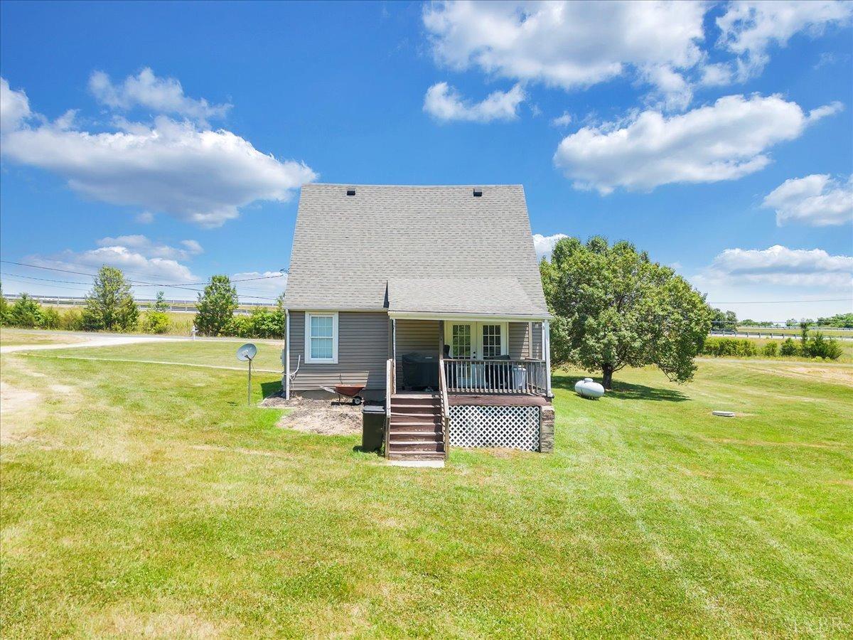 Appomattox, Virginia 24522, United States, 4 Bedrooms Bedrooms, ,4 BathroomsBathrooms,Residential,Pending,53295