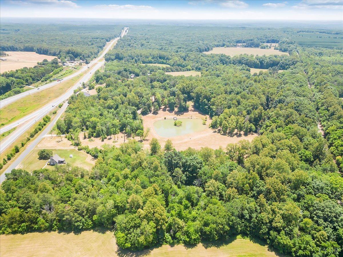 Appomattox, Virginia 24522, United States, 4 Bedrooms Bedrooms, ,4 BathroomsBathrooms,Residential,Pending,53295