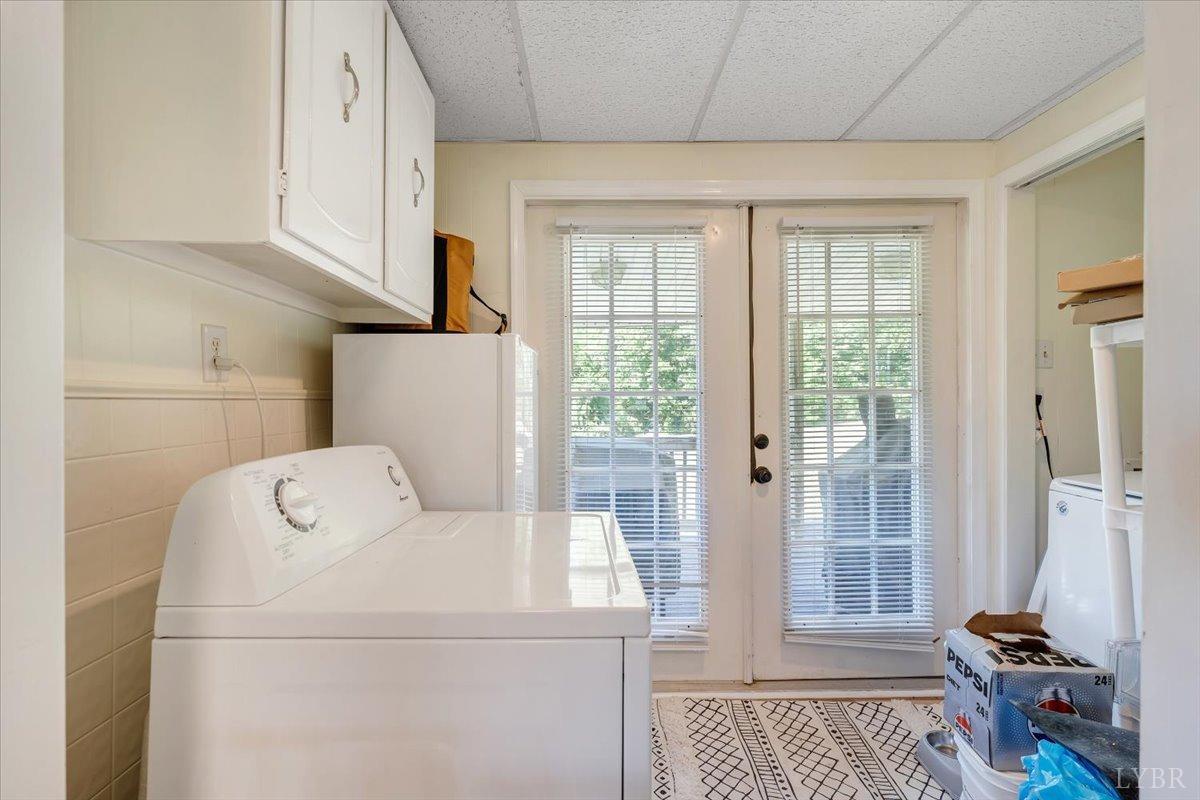 Appomattox, Virginia 24522, United States, 4 Bedrooms Bedrooms, ,4 BathroomsBathrooms,Residential,Pending,53295