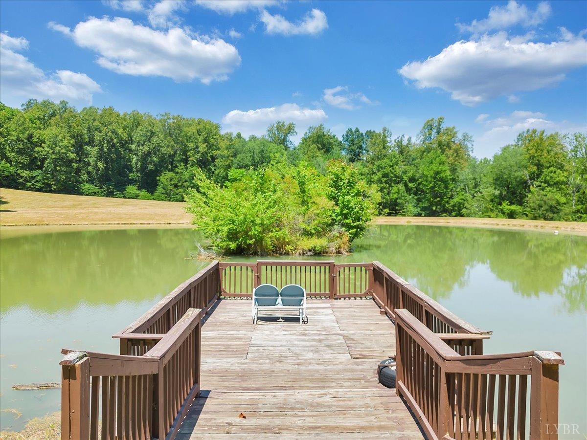 Appomattox, Virginia 24522, United States, 4 Bedrooms Bedrooms, ,4 BathroomsBathrooms,Residential,Pending,53295