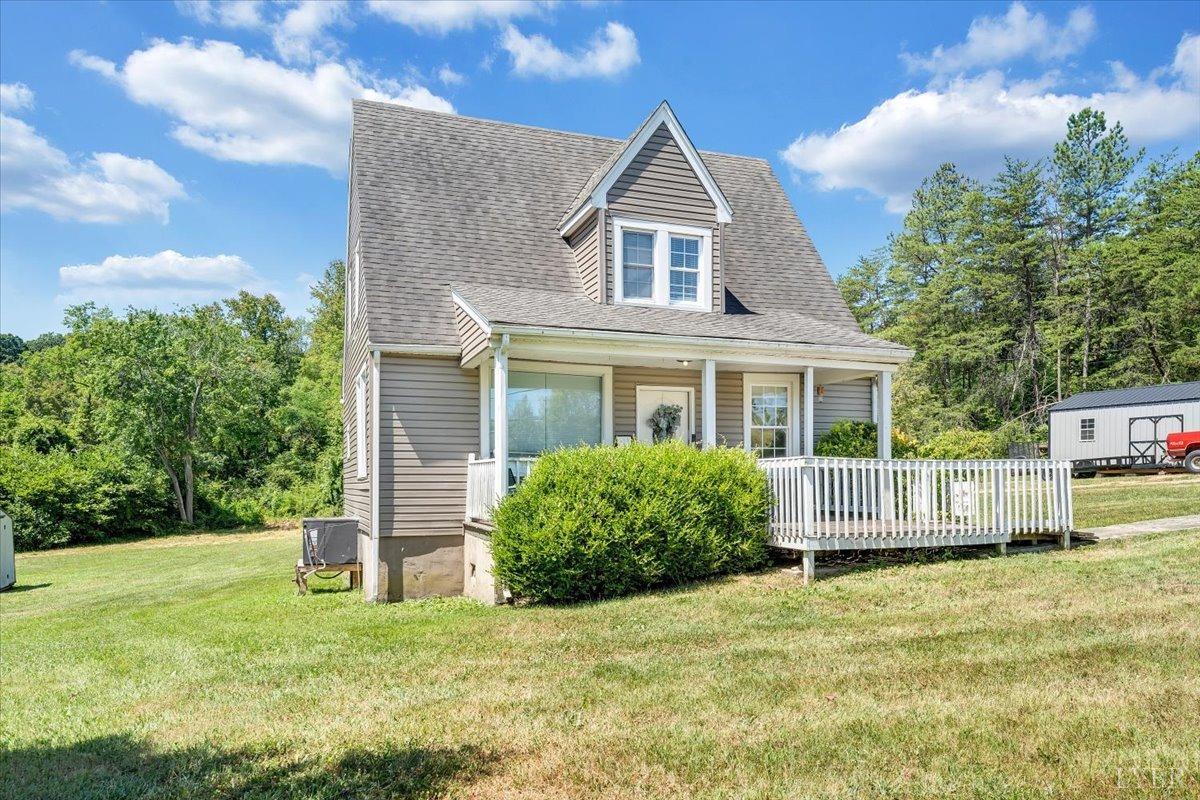 Appomattox, Virginia 24522, United States, 4 Bedrooms Bedrooms, ,4 BathroomsBathrooms,Residential,Pending,53295