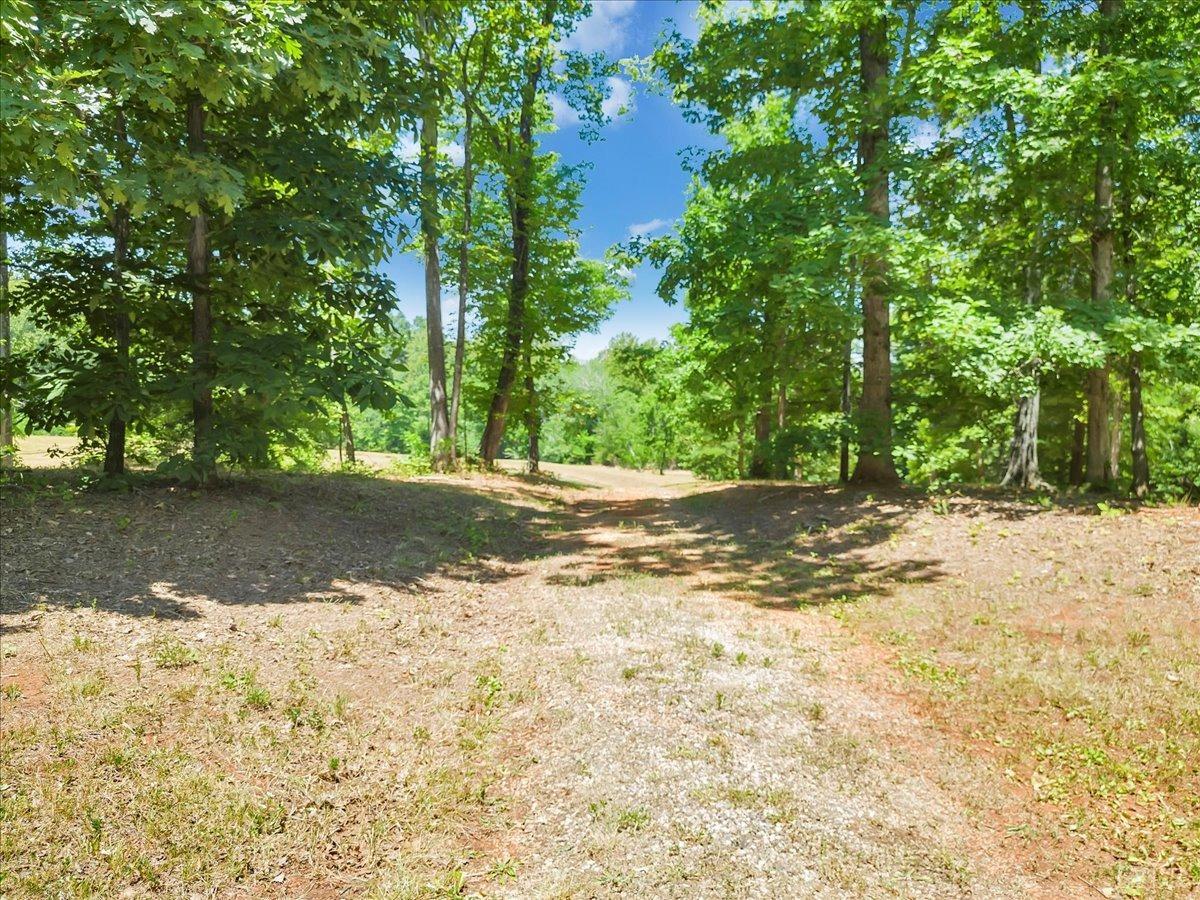 Appomattox, Virginia 24522, United States, 4 Bedrooms Bedrooms, ,4 BathroomsBathrooms,Residential,Pending,53295