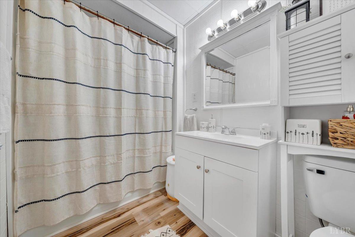 Appomattox, Virginia 24522, United States, 4 Bedrooms Bedrooms, ,4 BathroomsBathrooms,Residential,Pending,53295