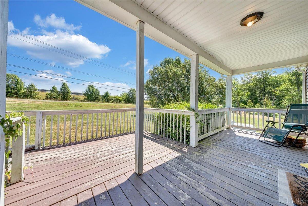 Appomattox, Virginia 24522, United States, 4 Bedrooms Bedrooms, ,4 BathroomsBathrooms,Residential,Pending,53295