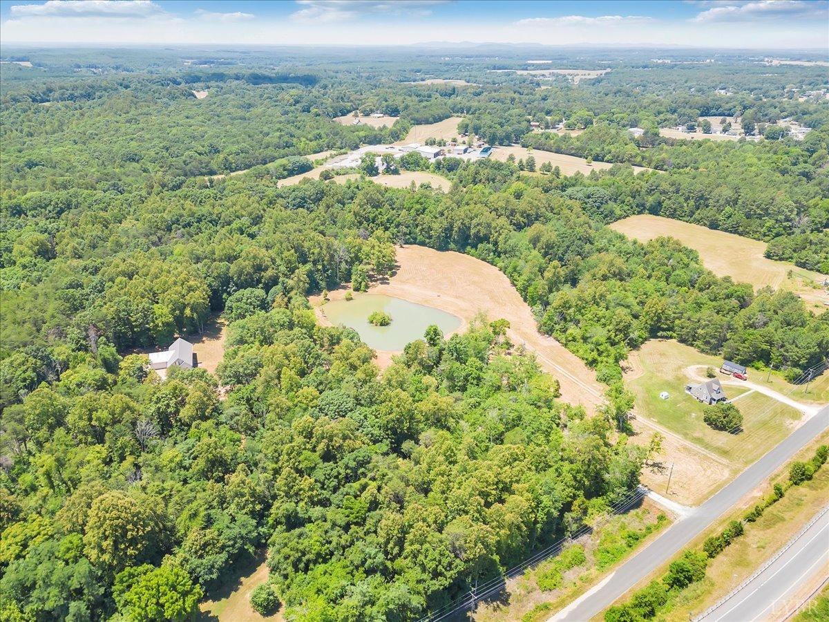 Appomattox, Virginia 24522, United States, 4 Bedrooms Bedrooms, ,4 BathroomsBathrooms,Residential,Pending,53295