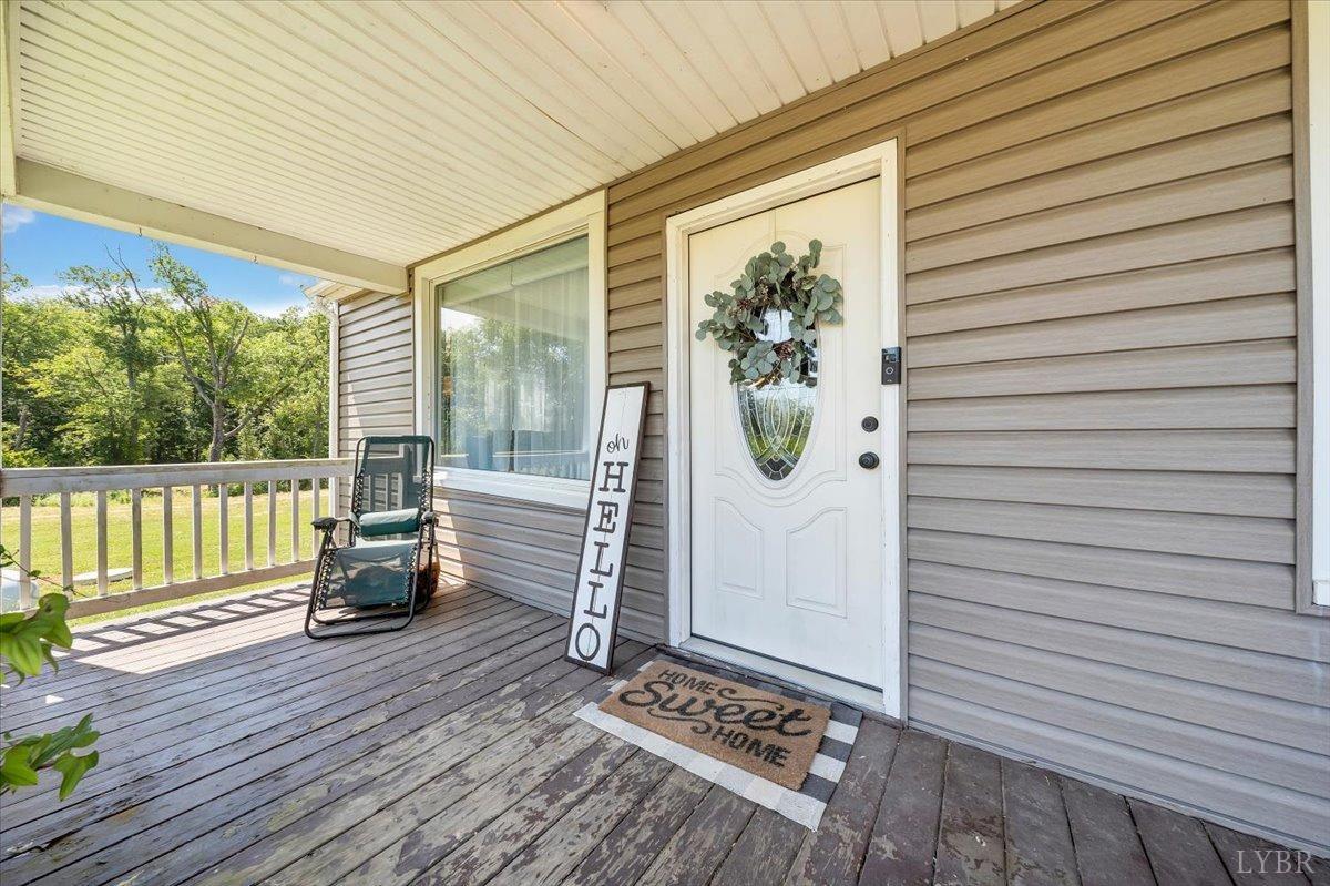 Appomattox, Virginia 24522, United States, 4 Bedrooms Bedrooms, ,4 BathroomsBathrooms,Residential,Pending,53295