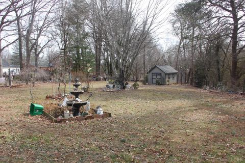 Tiny photo for 42 Edgeway Drive, Lynchburg, VA 24502 (MLS # 364639)