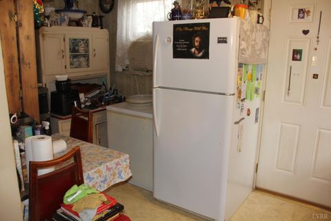 Tiny photo for 42 Edgeway Drive, Lynchburg, VA 24502 (MLS # 364639)