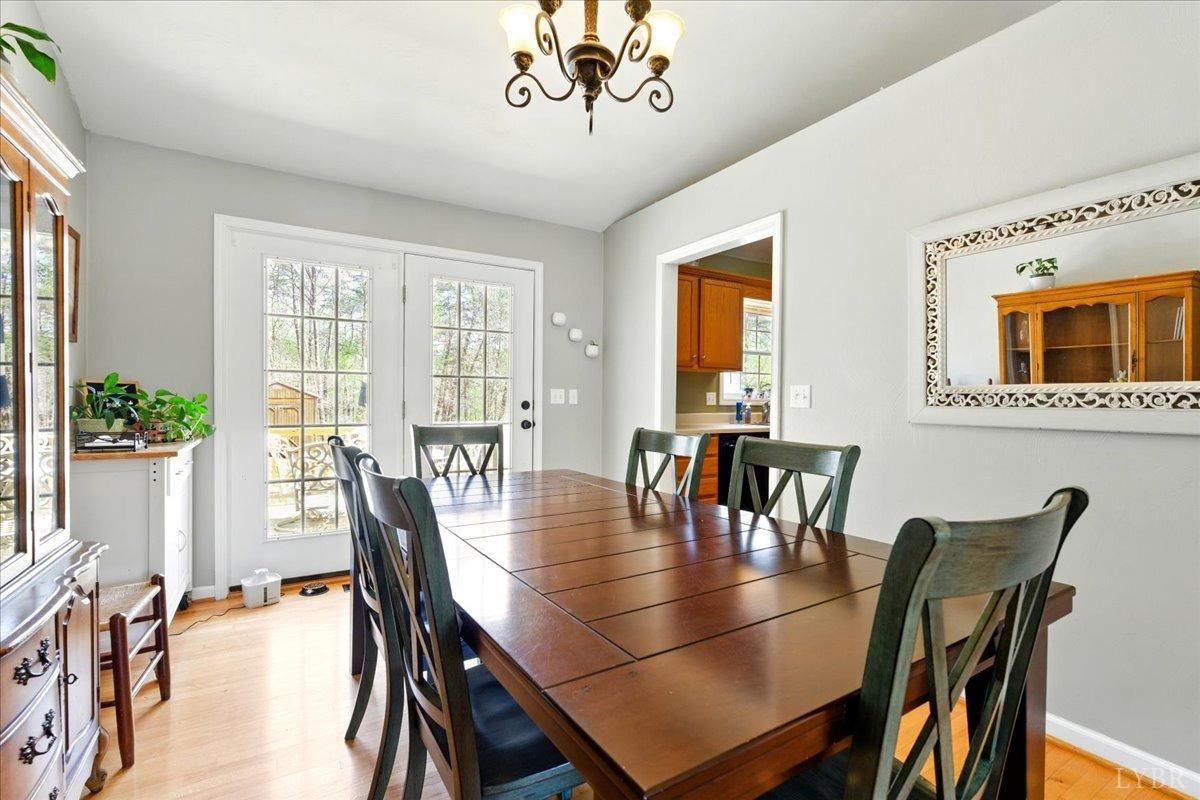 1027 Alison Lane, Vinton, Virginia image 13