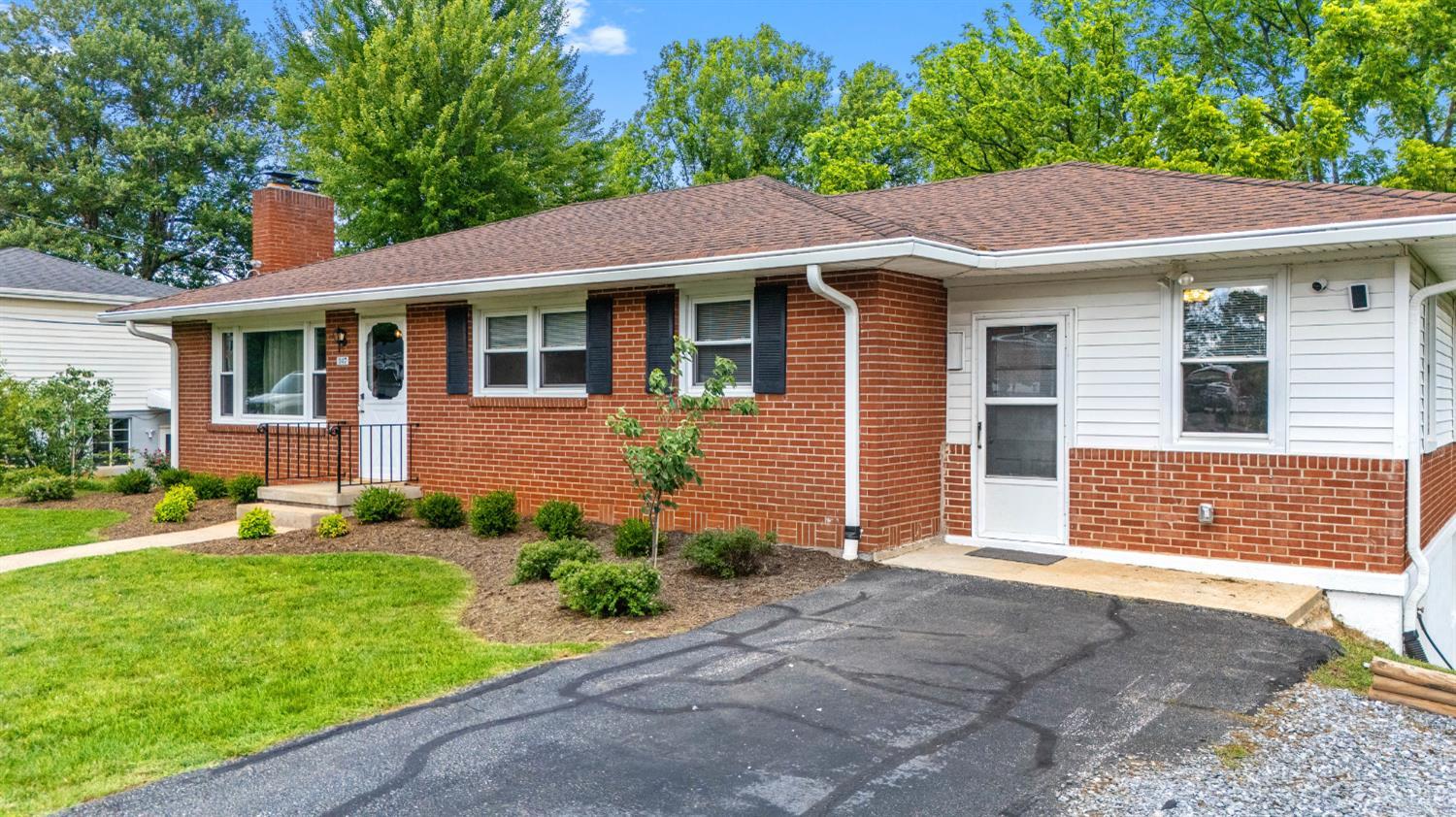 147 Maple Drive, Madison Heights, Virginia image 2