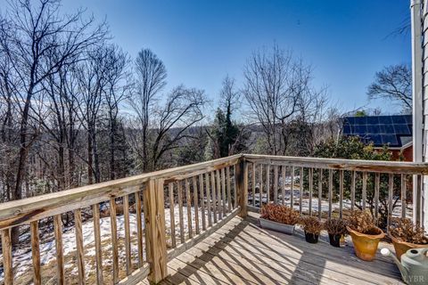 Tiny photo for 809 Byrd Street, Lynchburg, VA 24504 (MLS # 364442)