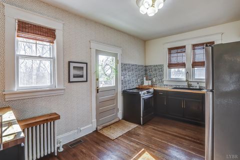 Tiny photo for 809 Byrd Street, Lynchburg, VA 24504 (MLS # 364442)