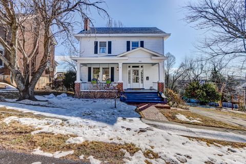 Tiny photo for 809 Byrd Street, Lynchburg, VA 24504 (MLS # 364442)