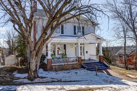 Tiny photo for 809 Byrd Street, Lynchburg, VA 24504 (MLS # 364442)