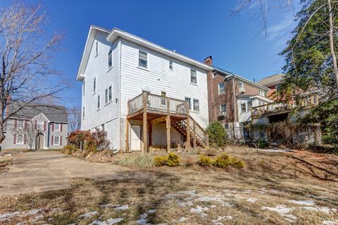 Tiny photo for 809 Byrd Street, Lynchburg, VA 24504 (MLS # 364442)