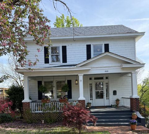 Homes For Sale - 809 Byrd Street<br/> Lynchburg, VA 24504