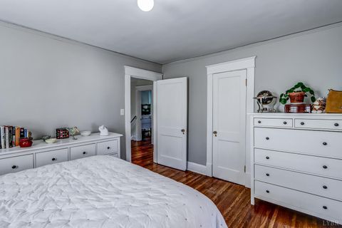 Tiny photo for 809 Byrd Street, Lynchburg, VA 24504 (MLS # 364442)