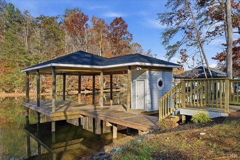 Tiny photo for 172 Lakewatch Circle, Moneta, VA 24121 (MLS # 363052)