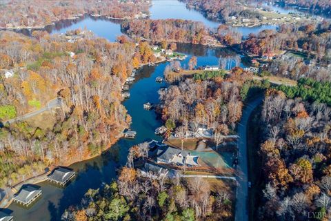 Tiny photo for 172 Lakewatch Circle, Moneta, VA 24121 (MLS # 363052)