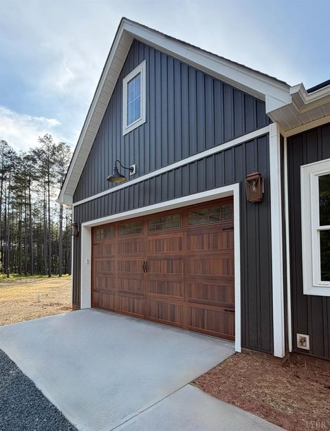Tiny photo for 405 Hixburg Road, Pamplin, VA 23958 (MLS # 366502)