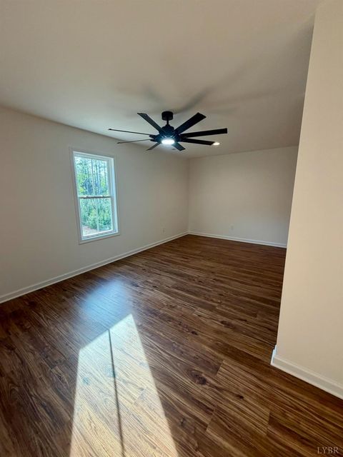 Tiny photo for 405 Hixburg Road, Pamplin, VA 23958 (MLS # 366502)