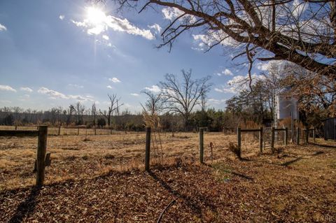 Tiny photo for 3039 T.N. Snow Road, Nathalie, VA 22030 (MLS # 366510)