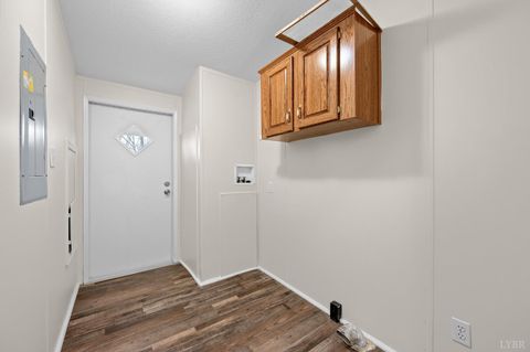 Tiny photo for 568 Toytown Road, Amherst, VA 24521 (MLS # 364663)